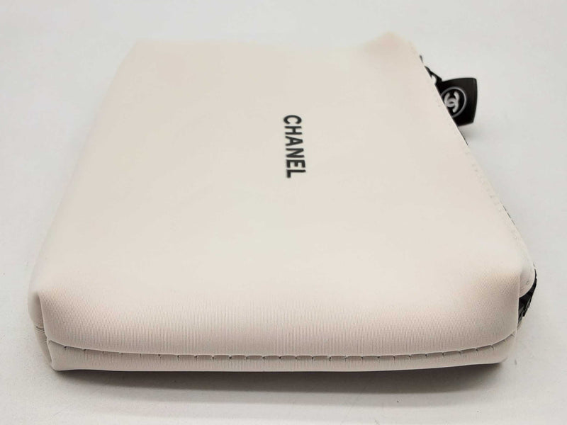 Chanel Vip White Neoprene Cosmetic Pouch Do1124orde