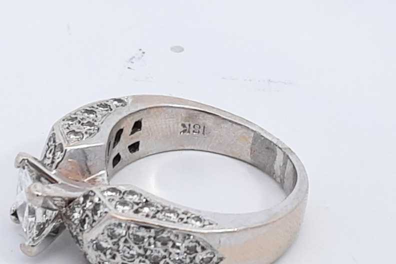 Approx. 1.56ctw Diamond Ring In 18k White Gold 10.3 Grams Size 6.75 Eb0125opxzsa