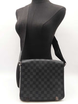 Louis Vuitton District Pm Messenger Bag In Damier Graphite Canvas Fw0526rxzdu