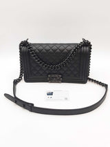 Chanel Quilted Black Caviar Leather Boy Bag Eb0226wxxzde
