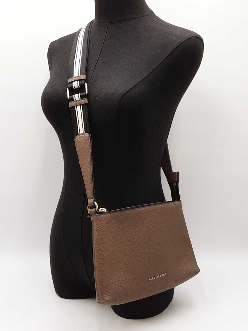 Marc Jacobs The Cosmo Crossbody Bag In Brown Leather Fw0725lzdu