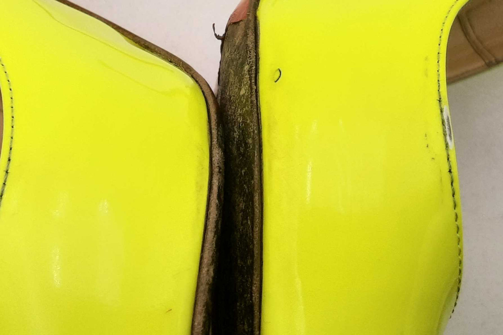 Christian Louboutin So Kate Neon Yellow Patent Leather Pumps Sz
