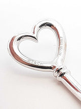 Tiffany & Co. Heart Key Bangle Bracelet In 18k White Gold 6.7 Grams 6 Inch Fw0926crxdu