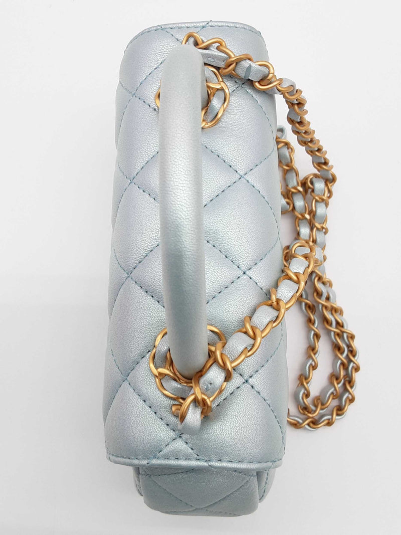 Chanel 24c Coco Light Blue Iridescent Quilted Leather Crossbody Bag Do0925pxzxde