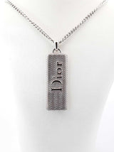 Christian Dior Guilloché Plate Silver-tone Pendant Necklace 25 Inch Fw0826ozxdu