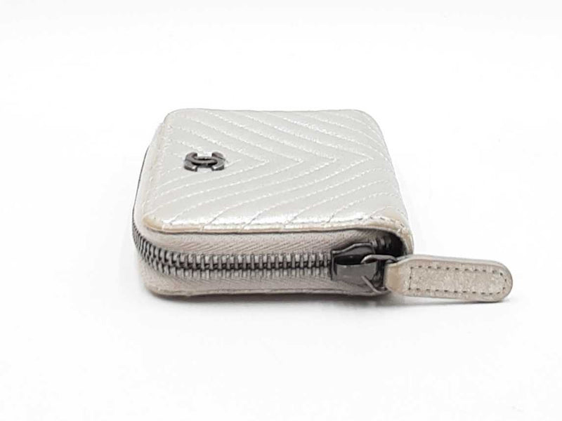 Chanel Metallic Lambskin Chevron Quilted Zip Coin Wallet Fw0225lcrdu