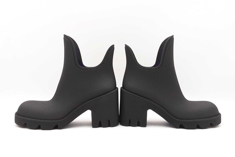 Burberry Marsh Black Rubber Ankle Booties Size Eu 37 Us 7 Fw1025crdu