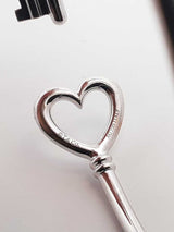 Tiffany & Co. Heart Key Bangle Bracelet In 18k White Gold 6.7 Grams 6 Inch Fw0926crxdu