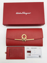 Salvatore Ferragamo Gancini Red Leather Continental Wallet Do0925lrxde
