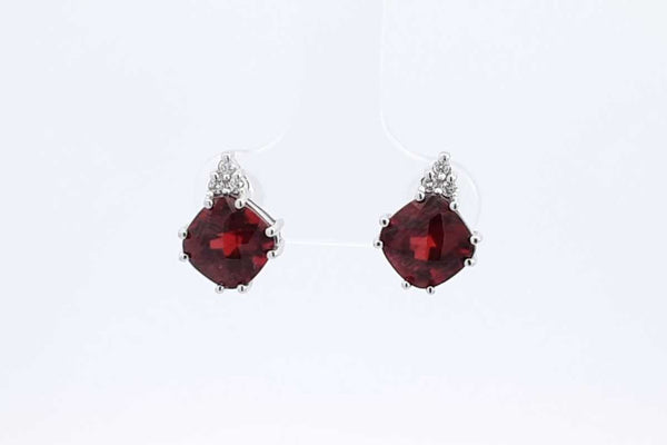 Garnet Stud Earrings In 10k White Gold 2.3 Grams Eb1124wrdu