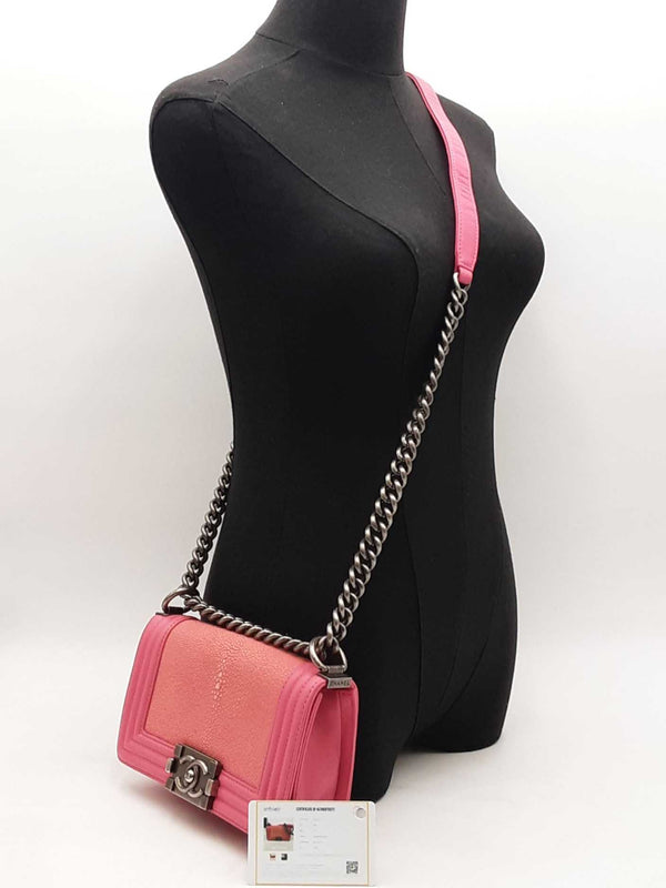 Chanel Stingray Small Boy Bag Pink Aa0425oozxsa