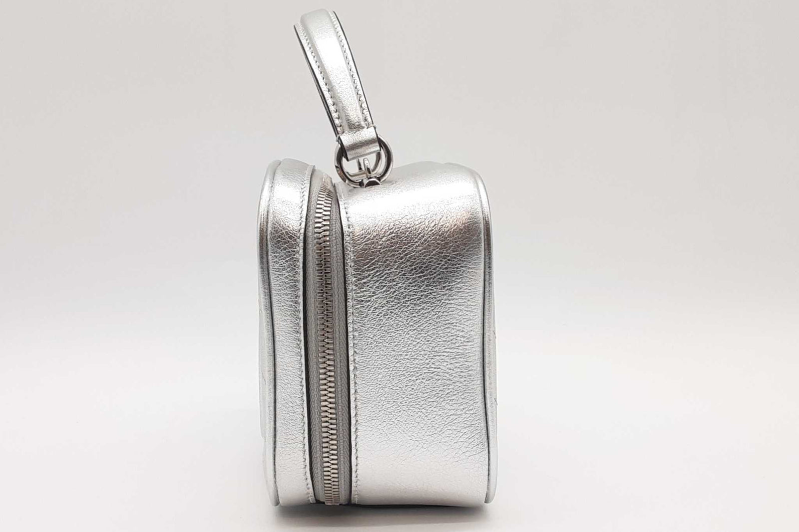 GUCCI グッチ ハンドバッグ シルバー Gucci Blondie Metallic Silver Leather Top Handle Bag Eb1225llxzde