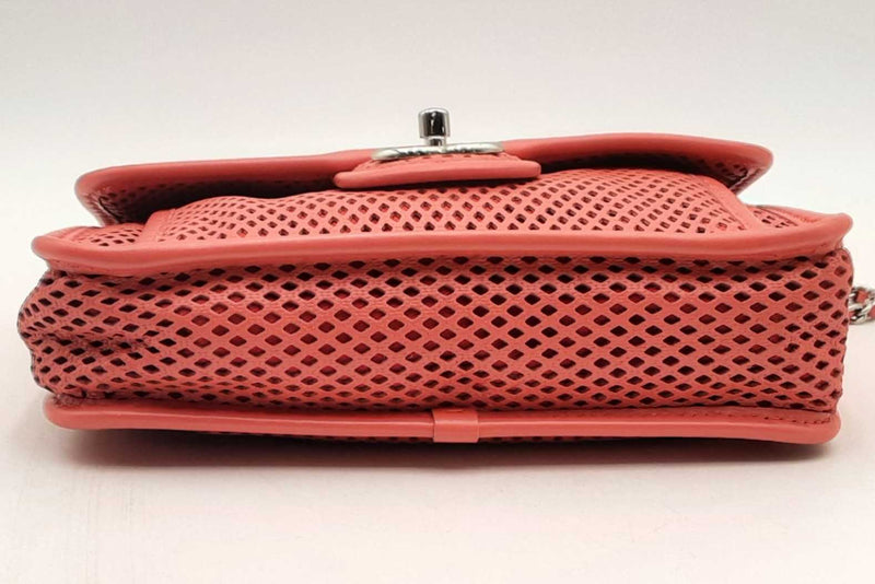 Chanel Perforated Red Leather Up In The Air Flap Shoulder Bag Eb0125lexzsa