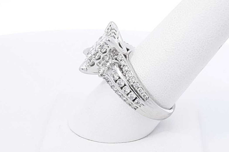 2.2ctw Diamond Ring In 14k White Gold 8.5 Grams Size 8 Eb1125sxzdu