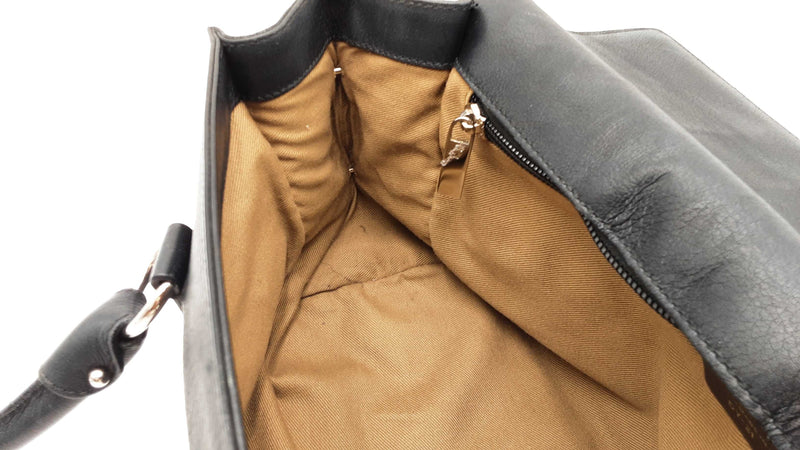 Salvatore Ferragamo Gancini Shoulder Bag In Black Leather Fw0925lordu