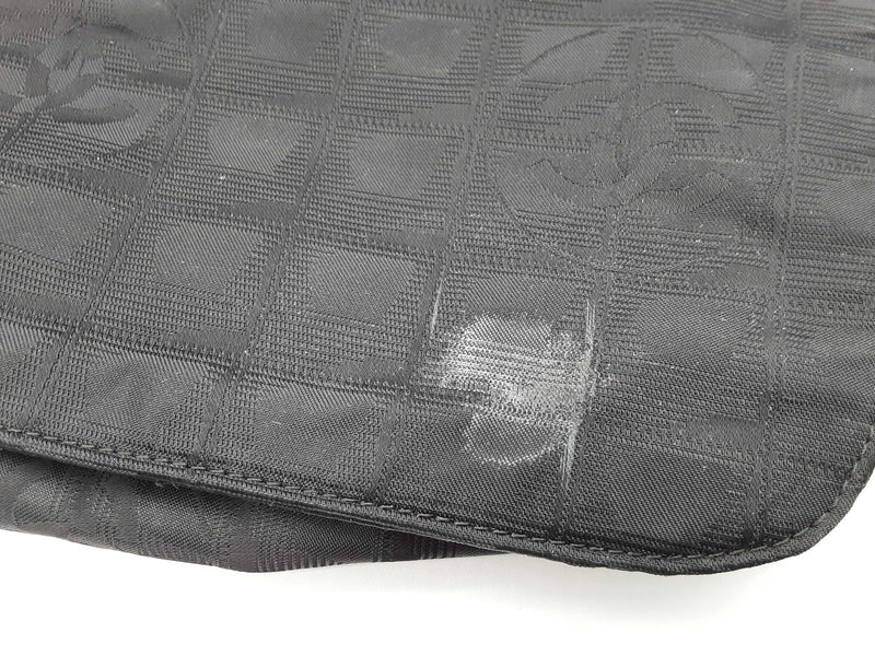 Chanel Travel Line Black Cc Logo Nylon Messenger Bag Do825oxzde