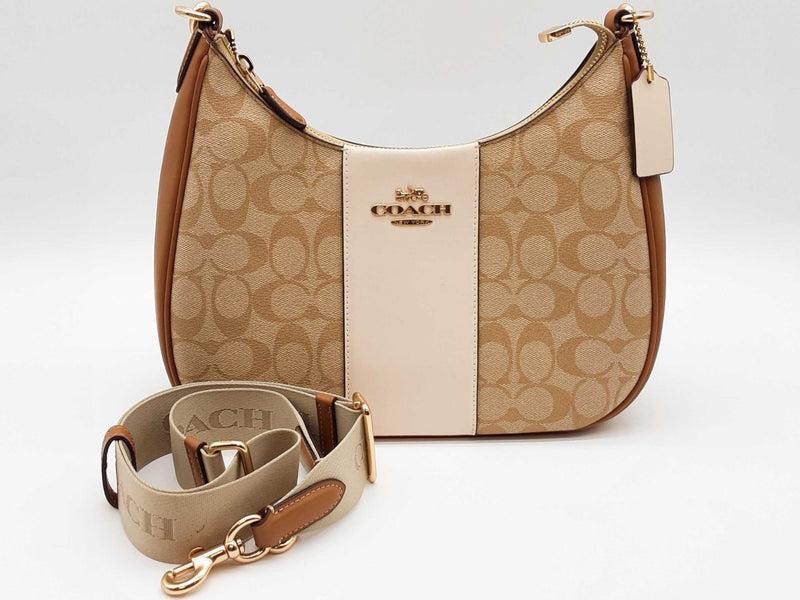 Coach Teri Hobo Bag In Signature Canvas Sd0725crde