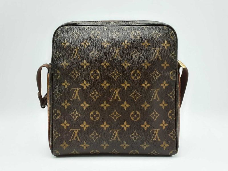 Louis Vuitton Trotteur Beaubourg Monogram Coated Canvas Messenger Bag Fw225pxzdu