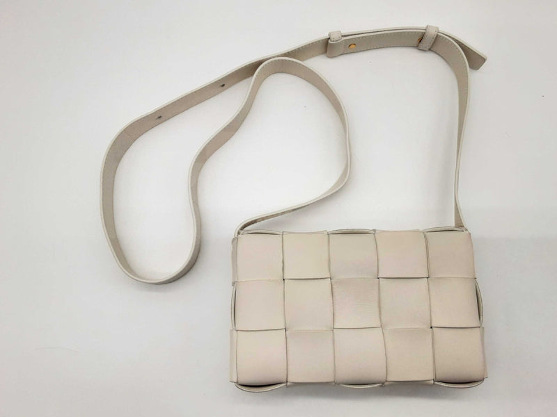 Bottega Veneta Cassette Intreccio White Leather Crossbody Bag Do0724ixzde