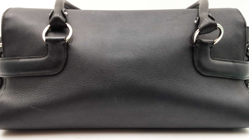 Salvatore Ferragamo Gancini Shoulder Bag In Black Leather Fw0925lordu