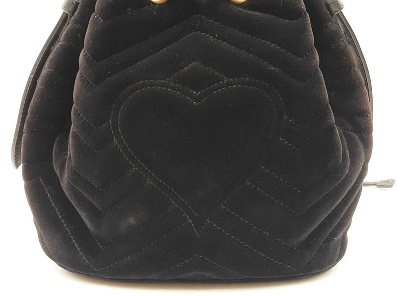 Gucci Marmont Bucket Bag In Matelassé Black Velvet Fw0825lrxdu