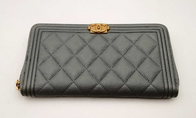 Chanel Caviar Quilted Zip Around Boy Hs0424ccrsa