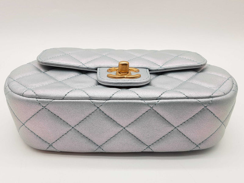Chanel 24c Coco Light Blue Iridescent Quilted Leather Crossbody Bag Do0925pxzxde