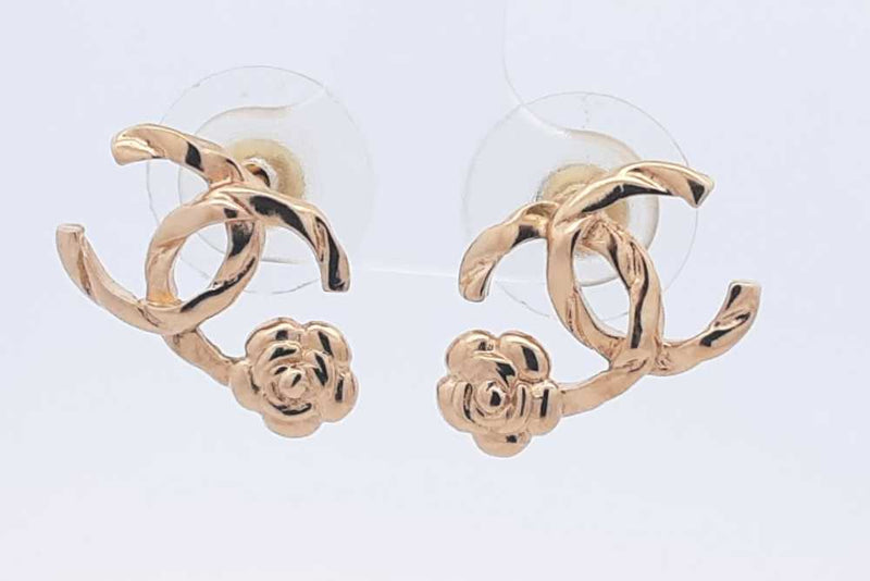 Chanel Cc Camellia Gold Tone Stud Earrings 2.8 Grams Eb1025lordu