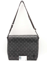 Louis Vuitton Monogram Eclipse District Mm Messenger Bag Fw0525exzdu