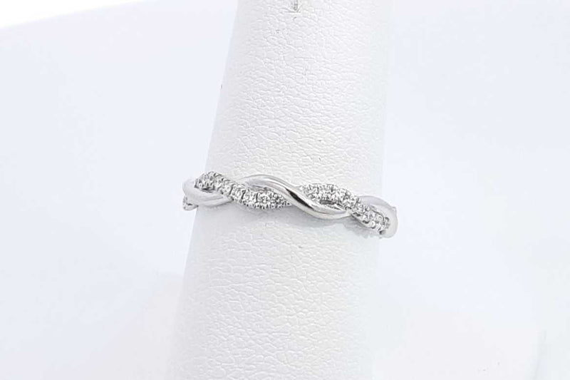 Diamond Ring In 14k White Gold 2.3 Grams Size 7 Eb1024lrxsa