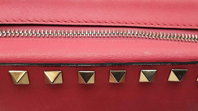 Valentino Rockstud Camera Crossbody Bag In Fuschia Leather Fw0625ozxdu