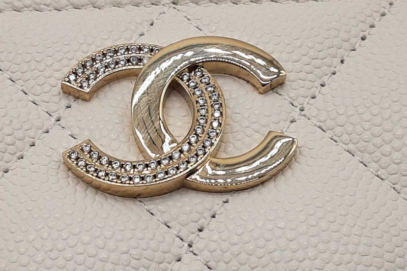 Chanel White Caviar Quilted Zip Aound Coin Wallet Eb1125rxzde