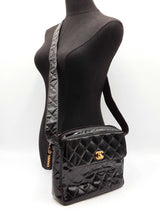 Chanel Square Camera Bag In Diamond-quilted Black Patent Leather Fw0526pezdu