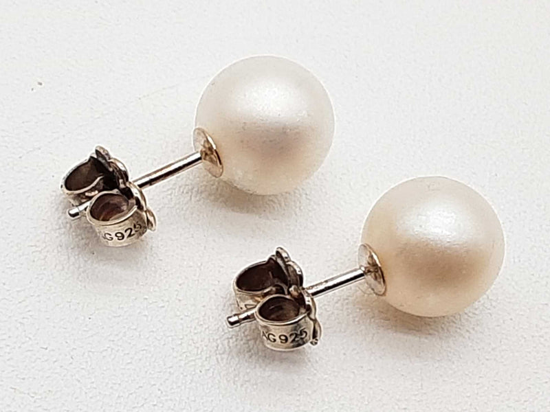 Tiffany & Co. White Pearls 0.925 Sterling Silver Stud Earrings Do1125lrxde