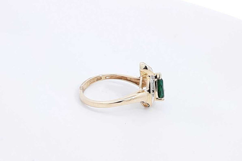 Green Gemstone & Diamond Ring In 10k Yellow Gold 3 Grams Size 7.25 Eb0924ixsa