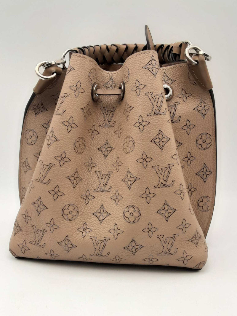 Louis Vuitton Perforated Monogram Mahina Leather Muria Bucket Bag Sd0325irzsa
