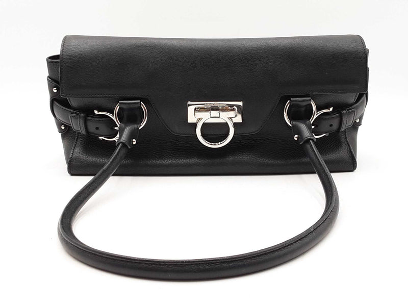 Salvatore Ferragamo Gancini Shoulder Bag In Black Leather Fw0925lordu
