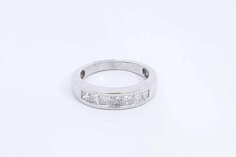 Diamond Ring In 14k White Gold 3.2 Grams Size 4 Eb1024oxzsa