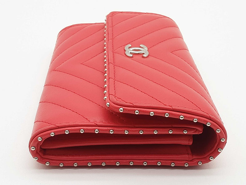 Chanel Red Chevron Quilted Leather Studded Wallet Do0625worde