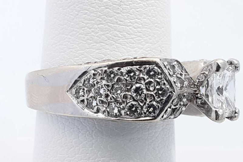 Approx. 1.56ctw Diamond Ring In 18k White Gold 10.3 Grams Size 6.75 Eb0125opxzsa