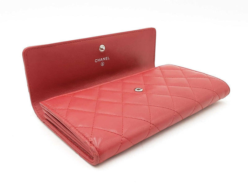 Chanel Continental Wallet In Red Diamond-quilted Leather Fw0425orzdu