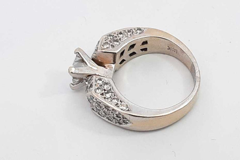 Approx. 1.56ctw Diamond Ring In 18k White Gold 10.3 Grams Size 6.75 Eb0125opxzsa