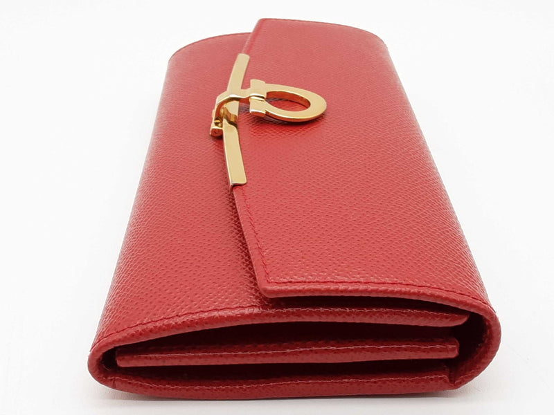 Salvatore Ferragamo Gancini Red Leather Continental Wallet Do0925lrxde