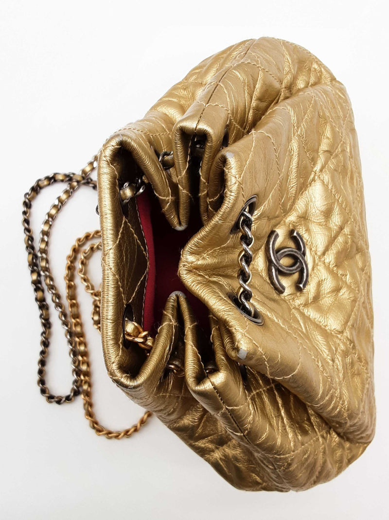 Chanel Gabrielle Metallic Gold Quilted Leather Backpack Do0525lrxzde