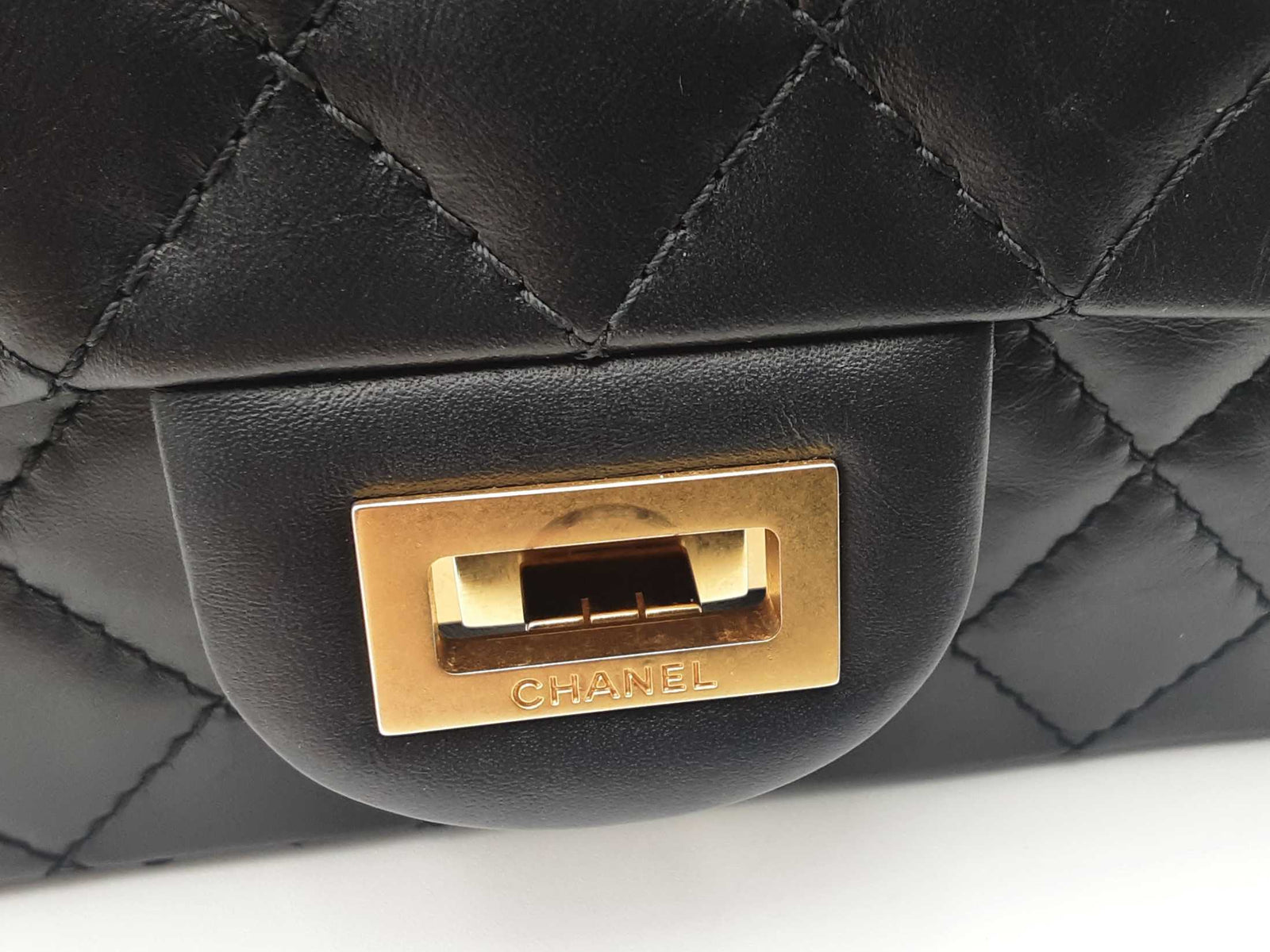 Chanel Reissue Mini 2.55 Handbag Black Aa0326oezxsa – Max Pawn