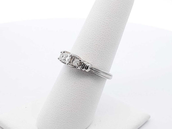 0.59 Cttw Diamond & 95% Platinum Three-stone Ring 5.7 Grams Size 7 Fw0525ocrdu