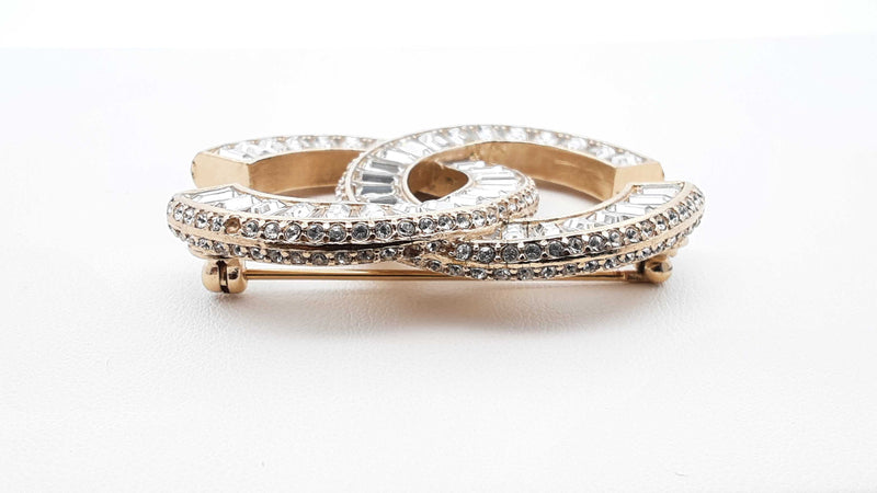 Chanel 2017 Gold-tone & Cubic Zirconia Cc Logo Brooch/pin Fw1025orzdu