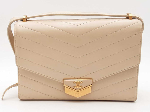 Chanel Medal Envelope Flap Bag Calfskin Beige Aa0725owzxsa