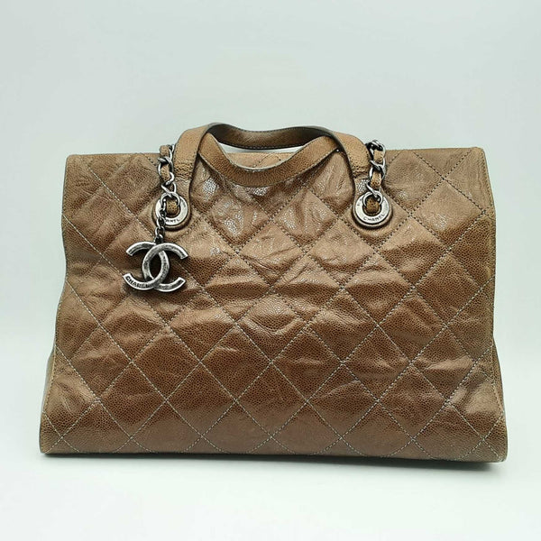 Chanel Crumpled Calfskin Quilted Cc Tote Hs0624pxzsa