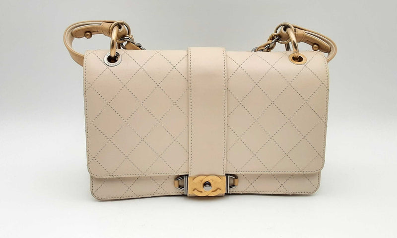 Chanel Calfskin Stiched Flap Crossbody Hs064ocxzsa